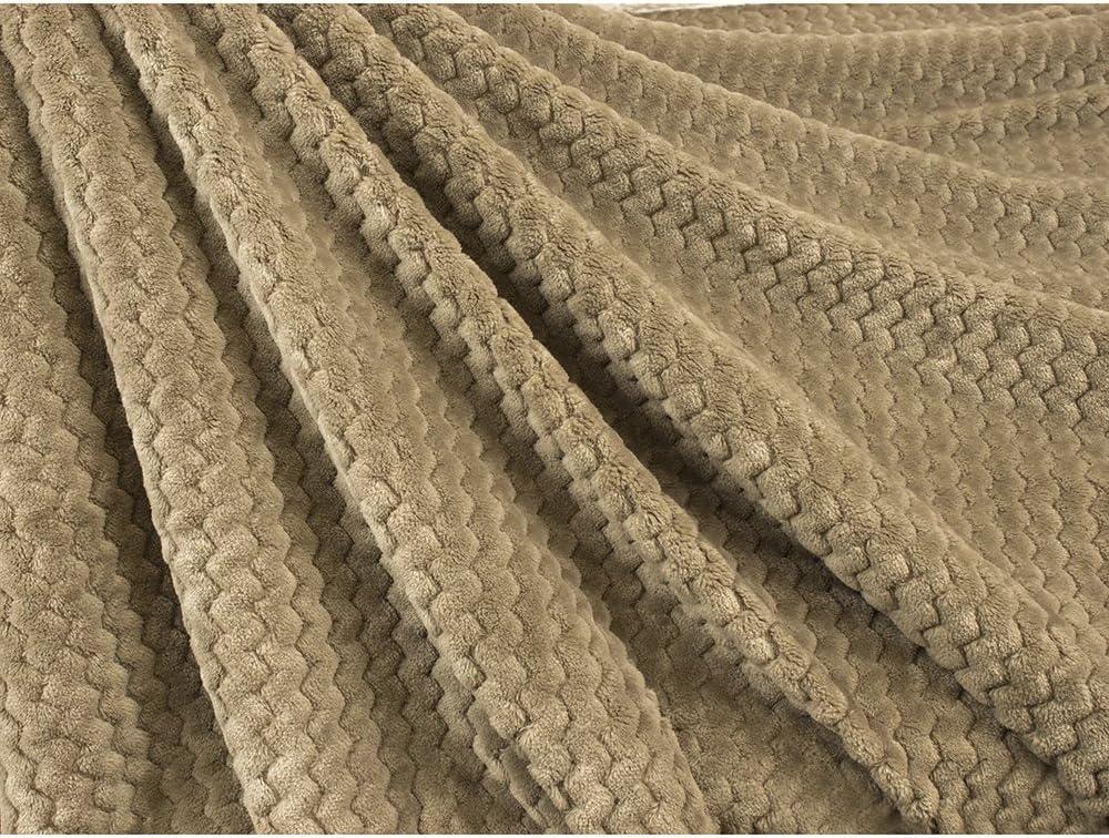 Pavilia Hand Woven Throw Blanket