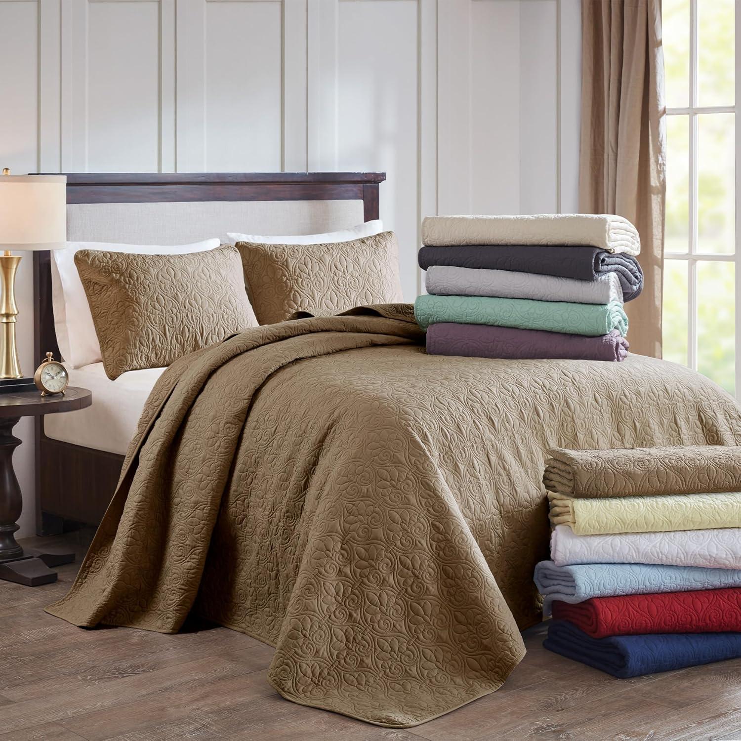 Quebec Reversible Bedspread Set