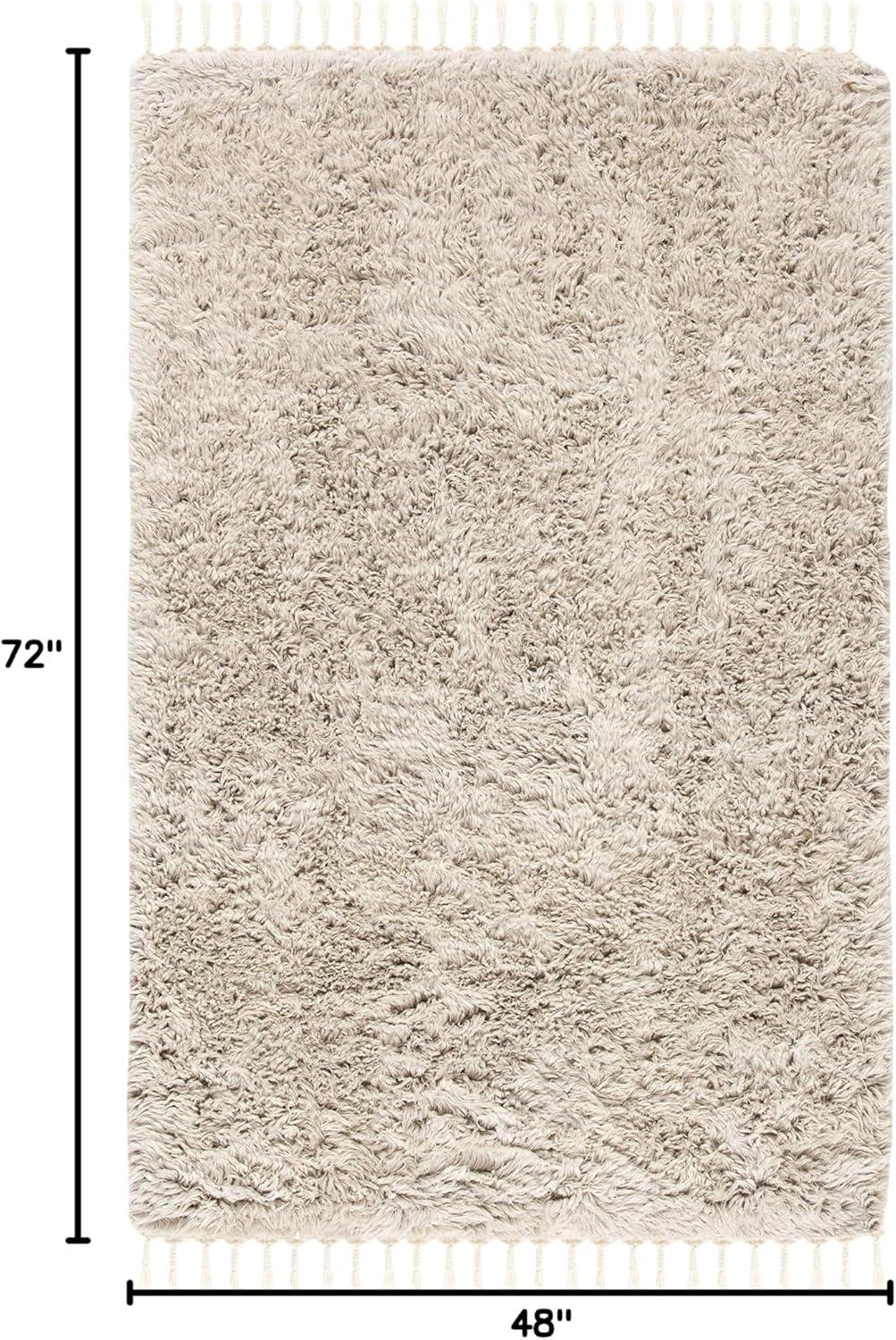 SAFAVIEH Casablanca Cennetig Solid Plush Wool Area Rug, Grey, 4' x 6'