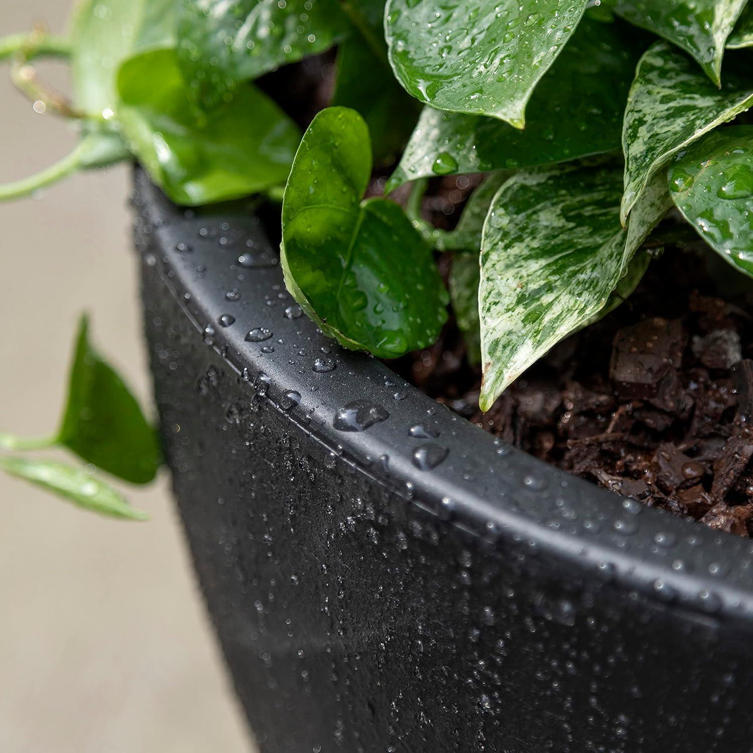 Fernway Onyx Black 25-Quart Weather-Resistant Round Planter