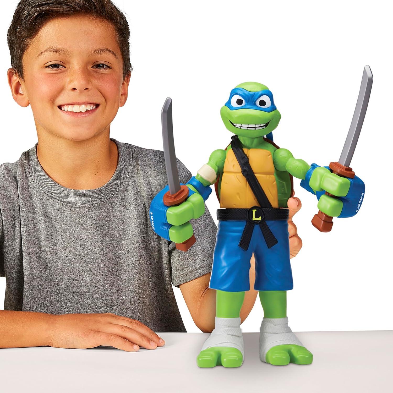 Teenage Mutant Ninja Turtles Leonardo Roll-N-Punch Giant Action Figure