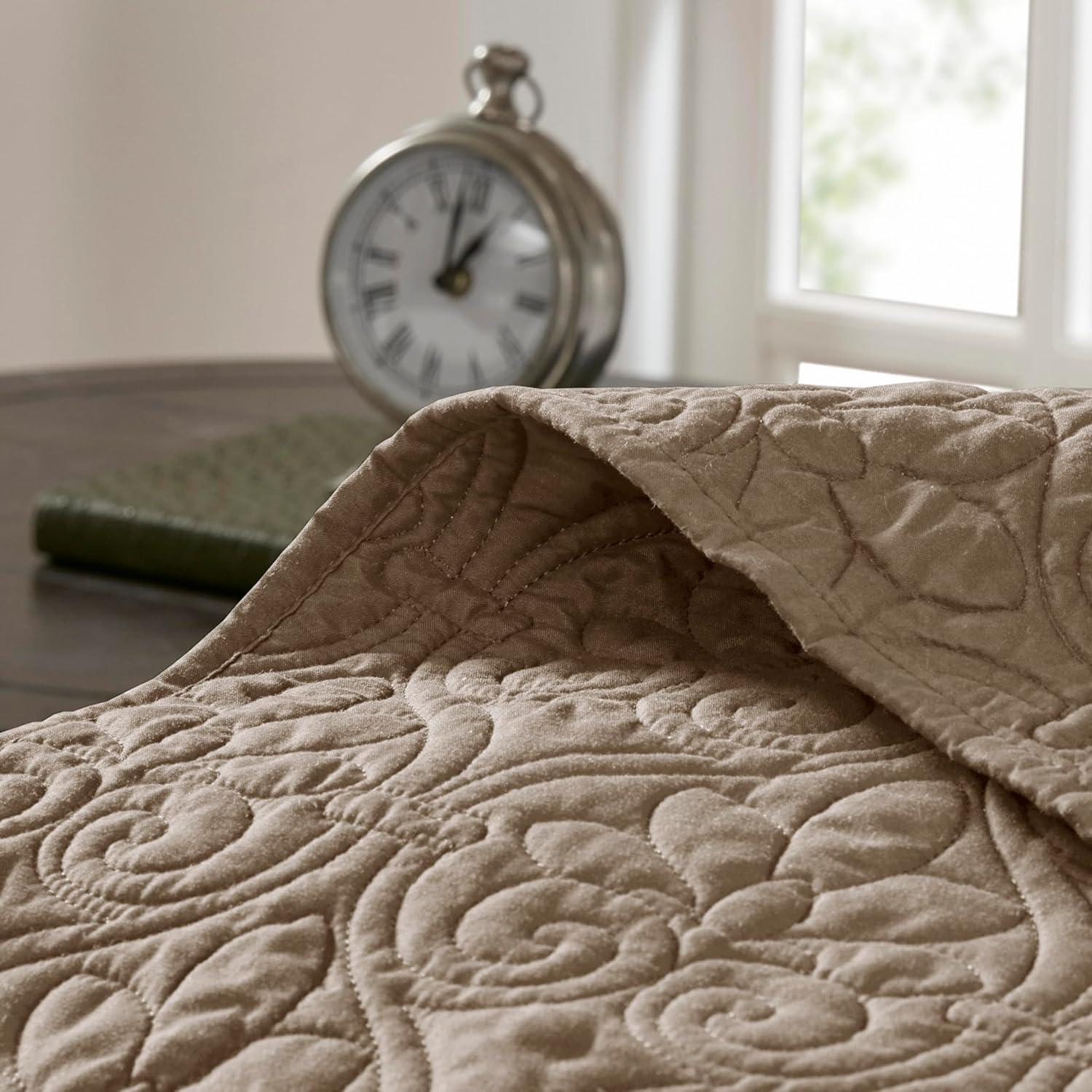 Madison Park Quebec Reversible Quilt Set