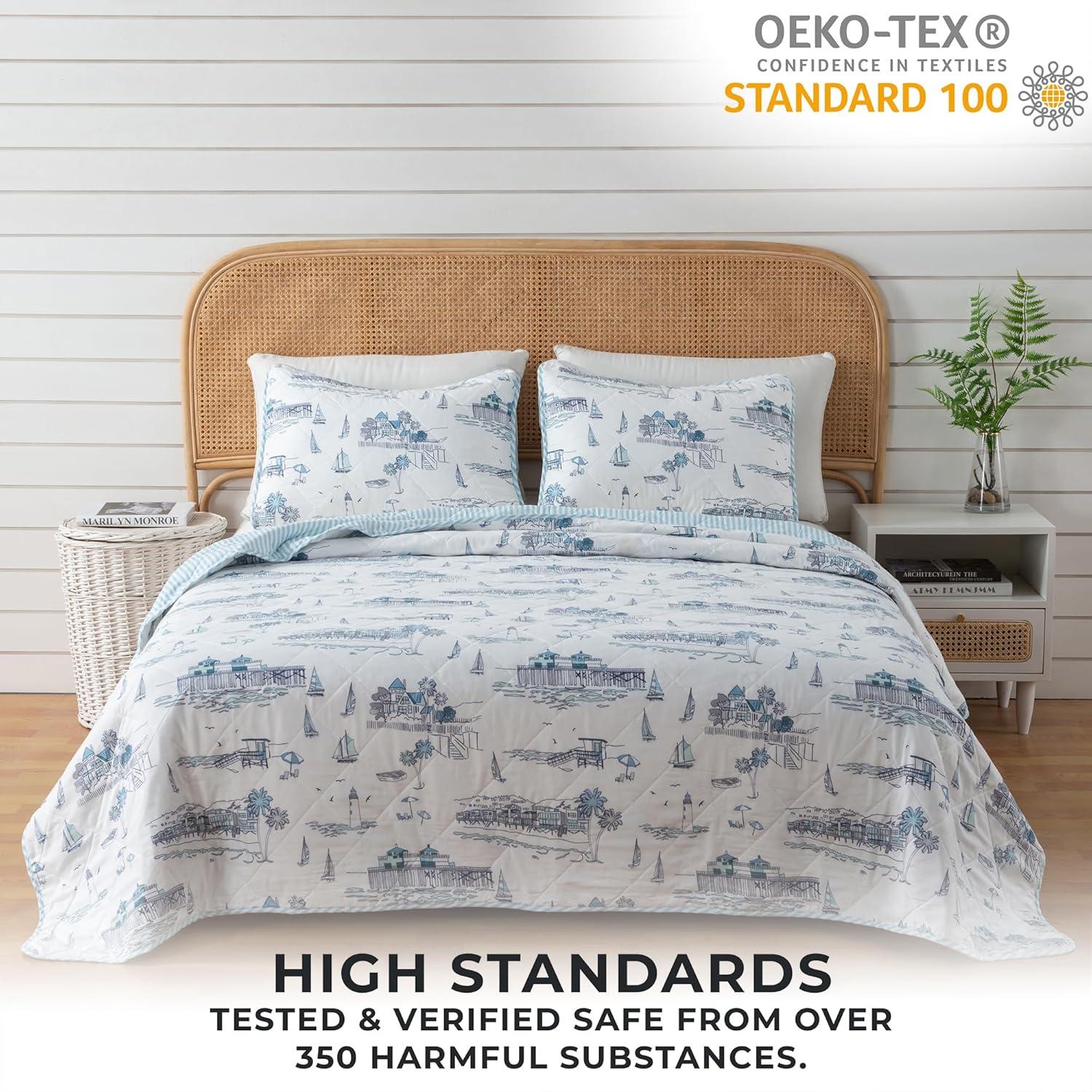 Great Bay Home Coastal Toile Reversible Reversible Quilt Set With Shams  (Full / Queen, Cape Elizabeth)