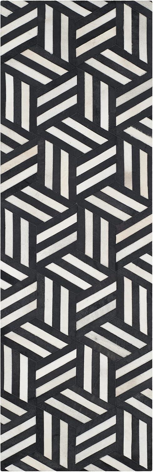 Studio Leather STL219 Hand Woven Indoor Runner Rug - Ivory/Black - 2'3"x11' - Safavieh