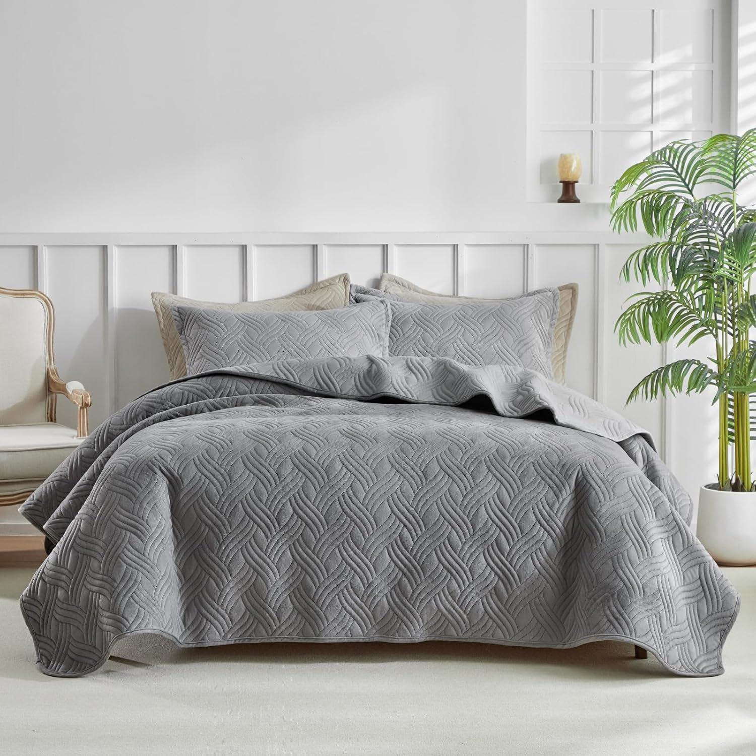 Diamond Velvet Quilt Set