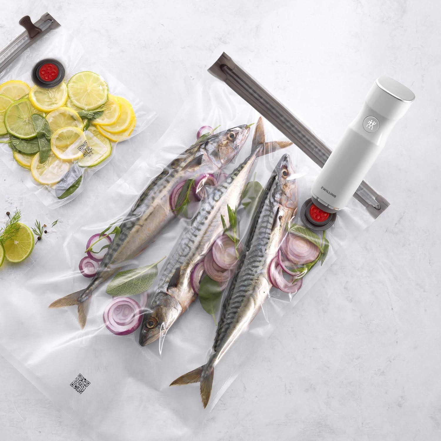 ZWILLING J.A. Henckels ZWILLING Fresh & Save Large Vacuum Sealer Bags, 2 1/4 Gallon, Reusable Sous Vide Bags, Meal Prep (Set of 3)