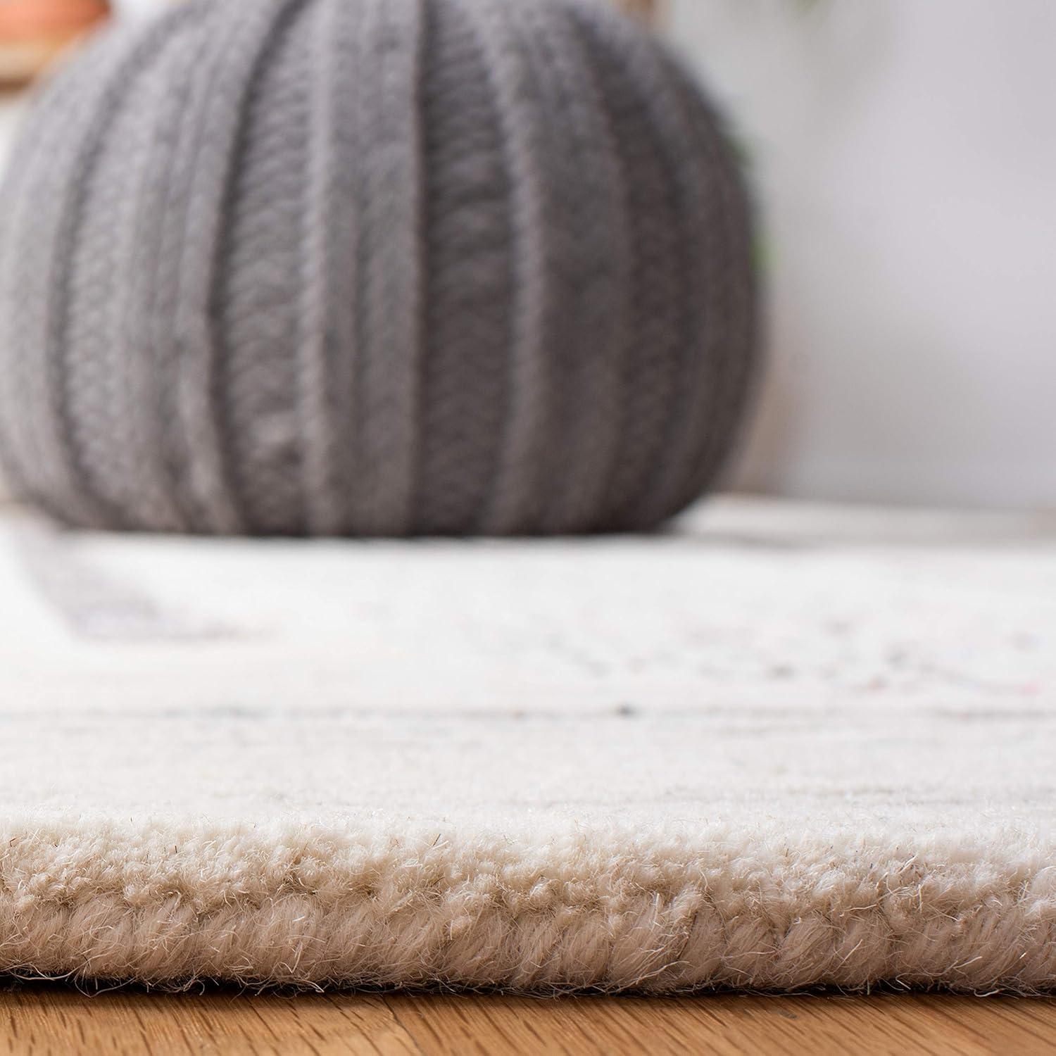 Metro MET991 Hand Tufted Indoor Area Rug - Red/Ivory - 4'x6' - Safavieh
