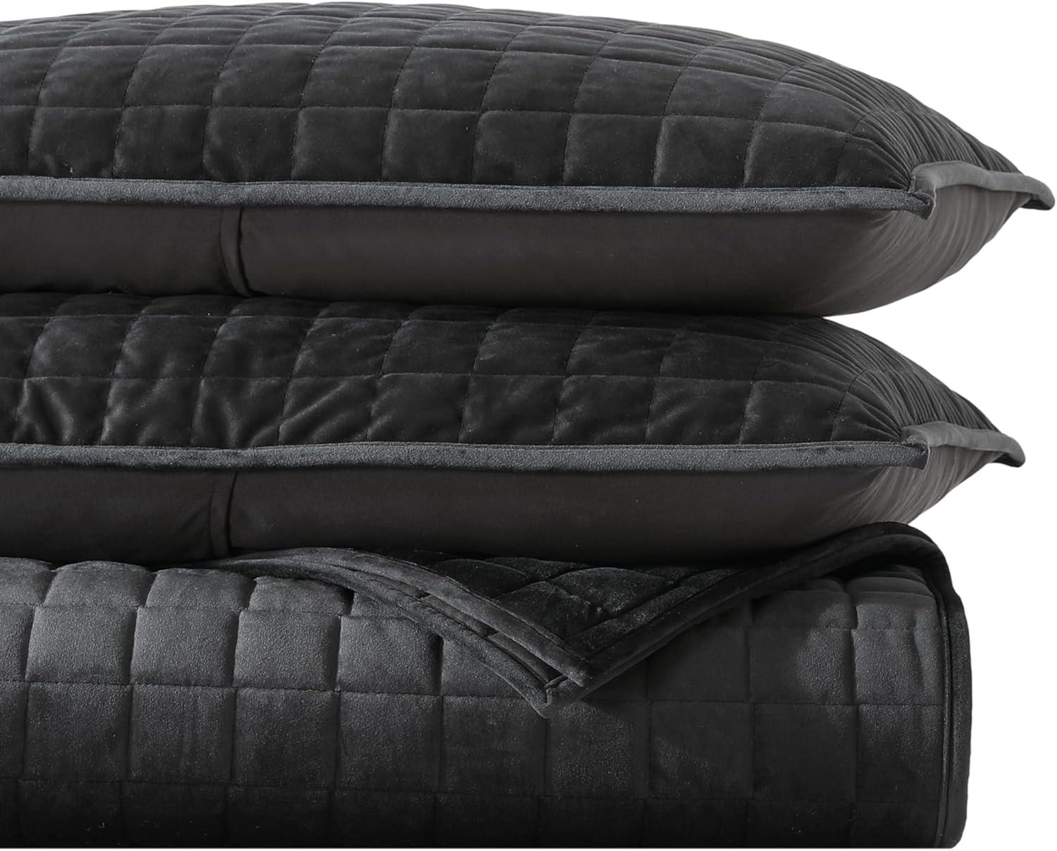 Vera Wang- King Quilt Set, Super Soft Bedding Set with Matching Shams, Modern Room Essentials (Diamond Black, King)