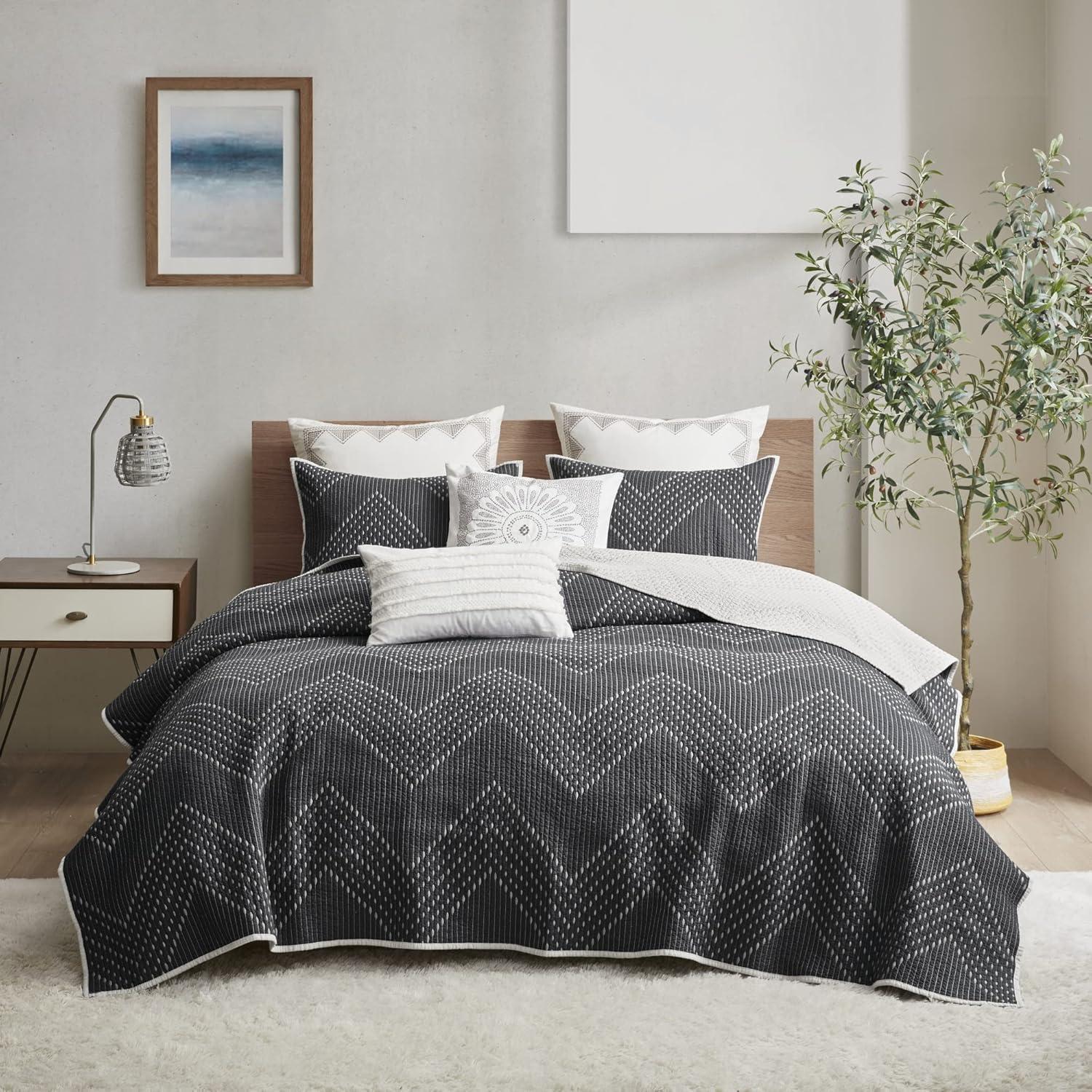 INK+IVY Pomona 3 Piece Embroidered Cotton Quilt Set