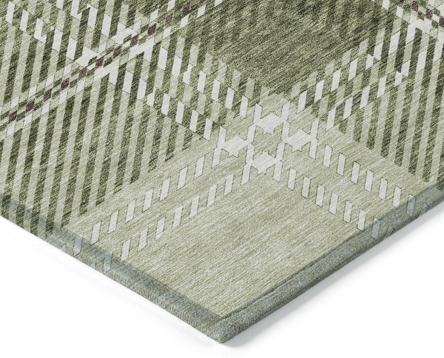 Green Plaid Synthetic Indoor/Outdoor Washable Rug 2'6" x 3'10"