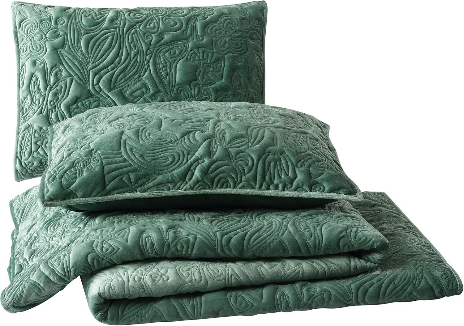 Secret Garden Velvet Quilt Set