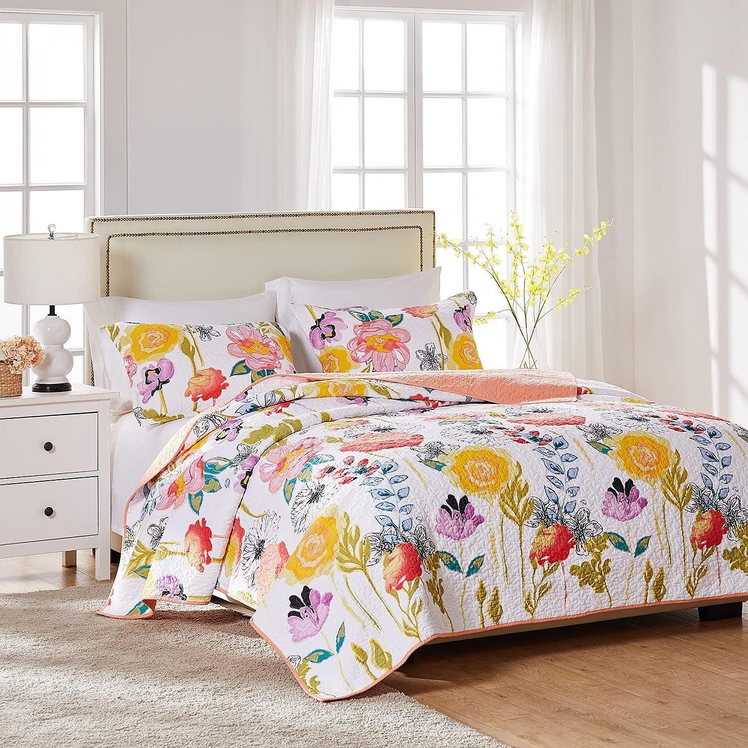 Greenland Home Fashions Watercolor Dream Quilt & Sham Set