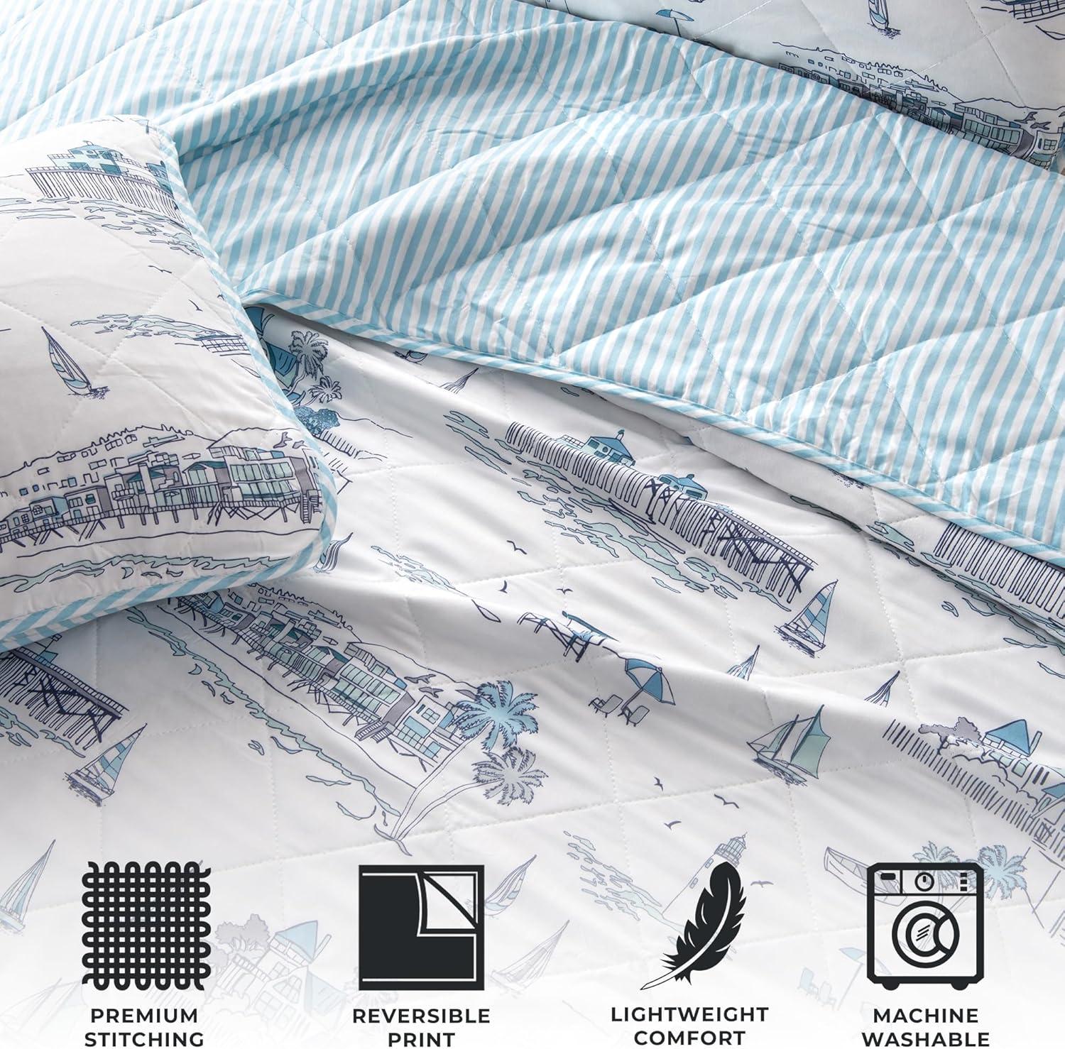 Great Bay Home Coastal Toile Reversible Reversible Quilt Set With Shams  (Full / Queen, Cape Elizabeth)