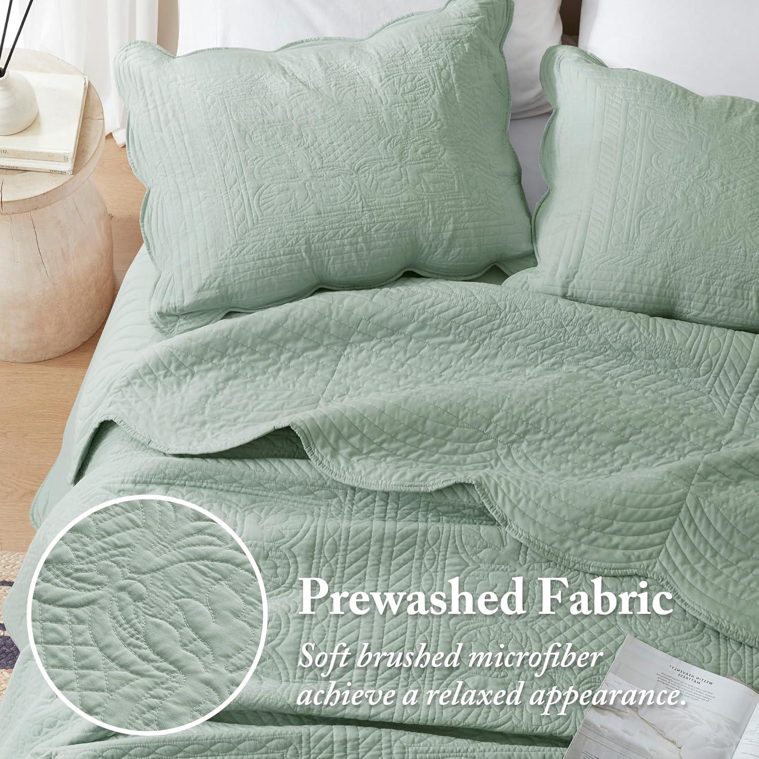 Tuscany Scalloped Edge Quilt Set