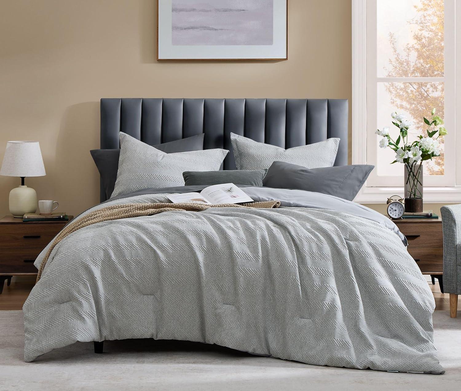 Geniospin Queen Comforter Set, Bed in A Bag 7-Pieces, Light Grey Textured All Season Comfortable Bedding Sets with Comforter, Sheets, Pillowcases & Shams (Light Grey, 90"x90")