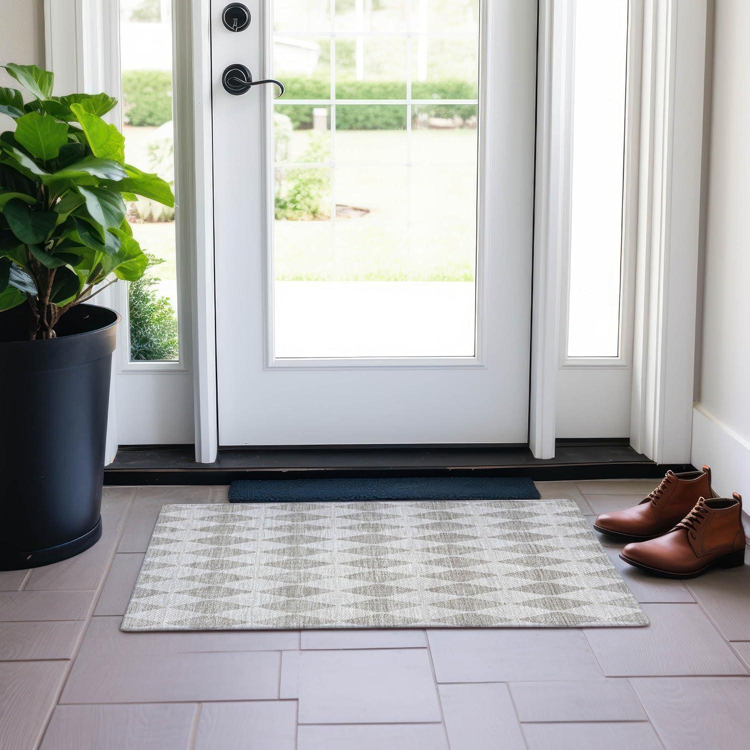 Beige Diamond Pattern Machine-Washable Rectangular Rug