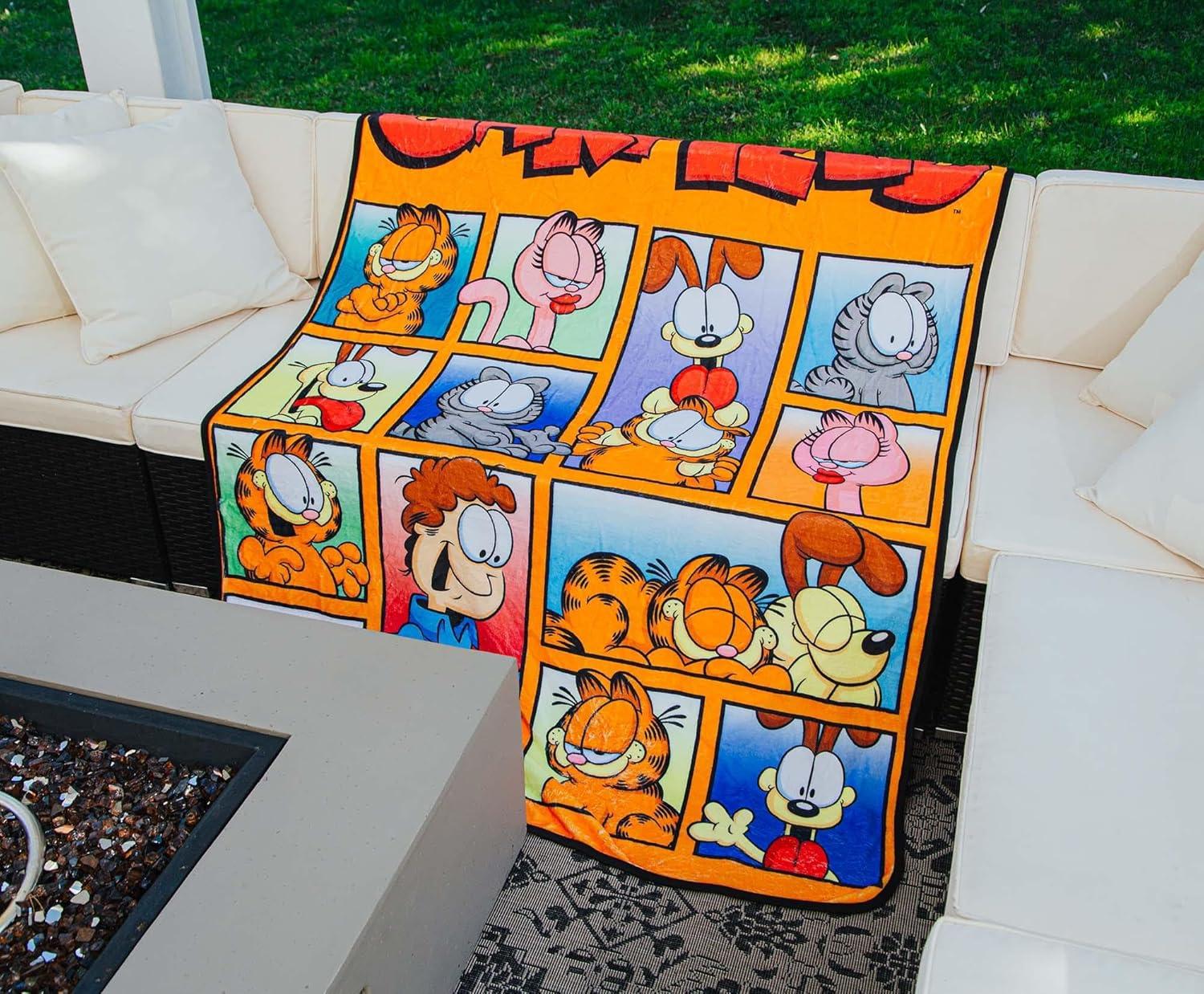 Surreal Entertainment Garfield and Friends Fleece Throw Blanket | 45 x 60 Inches