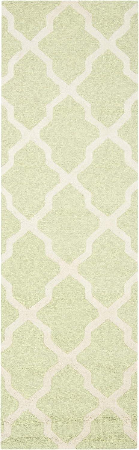 SAFAVIEH Cambridge Liam Geometric Wool Runner Rug, Light Green/Ivory, 2'6" x 10'