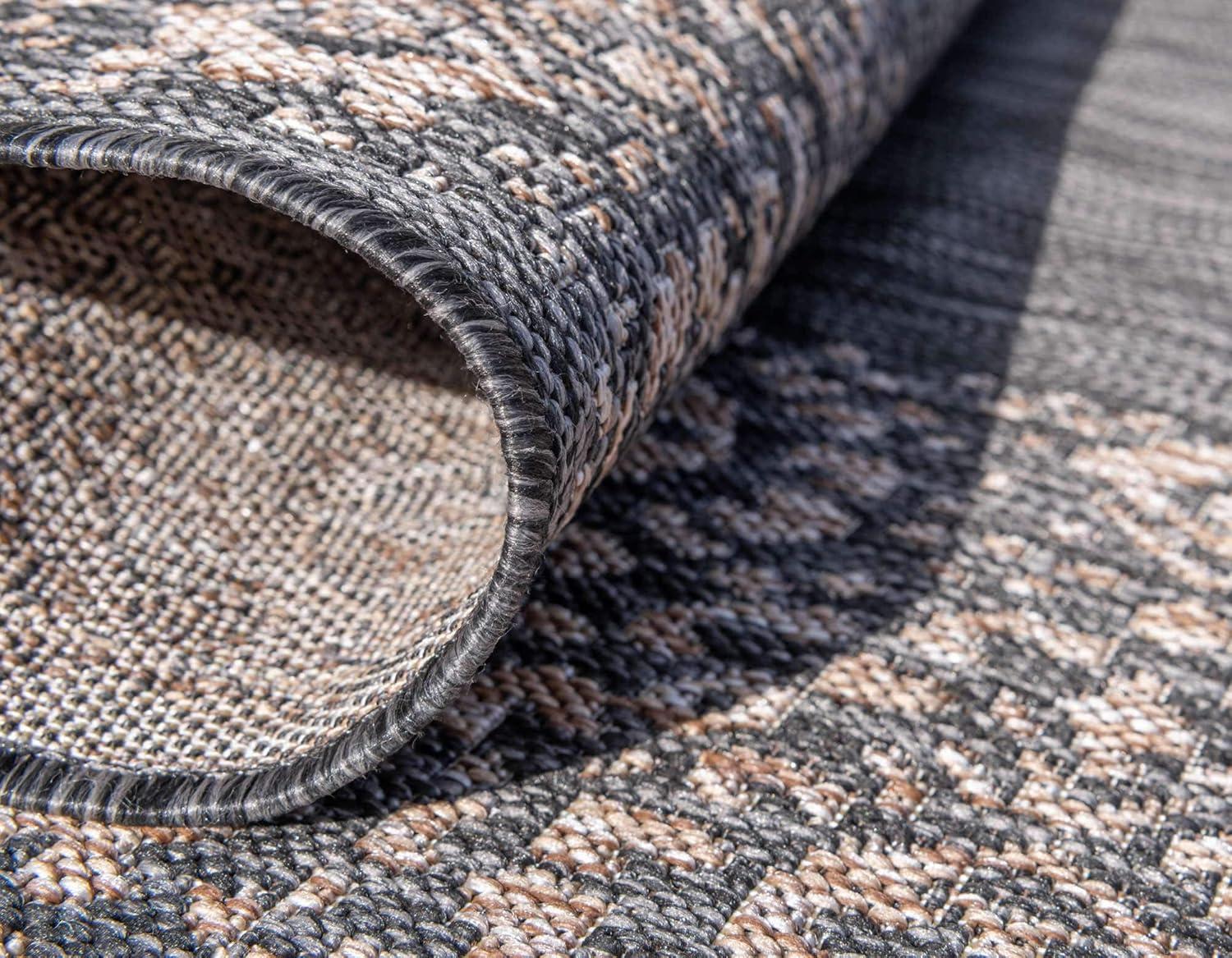 Unique Loom 4' 1 x 6' 1 Rectangle Indoor/Outdoor Border Charcoal Gray Area Rug