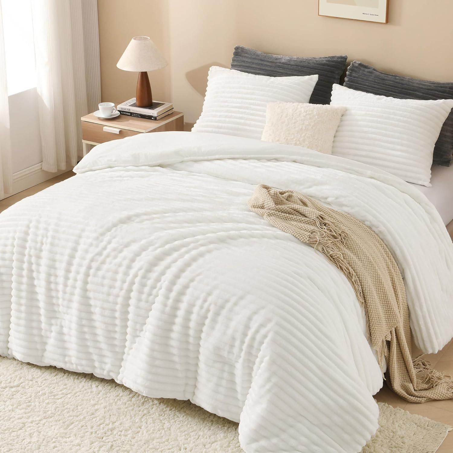 Andency Fluffy Queen Comforter Set, Super Soft White Comforters Queen Size, Winter Warm Fleece Faux Fur Bedding Set, Luxury Plush Fuzzy Bed Set 3 Pieces (1 Shaggy Comforter, 2 Pillowcases)