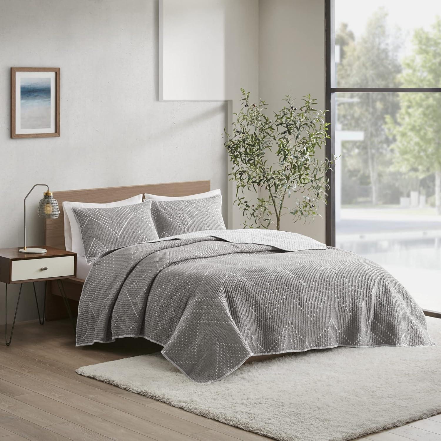 INK+IVY Pomona Winnie Embroidered Cotton 3 Piece Quilt Set