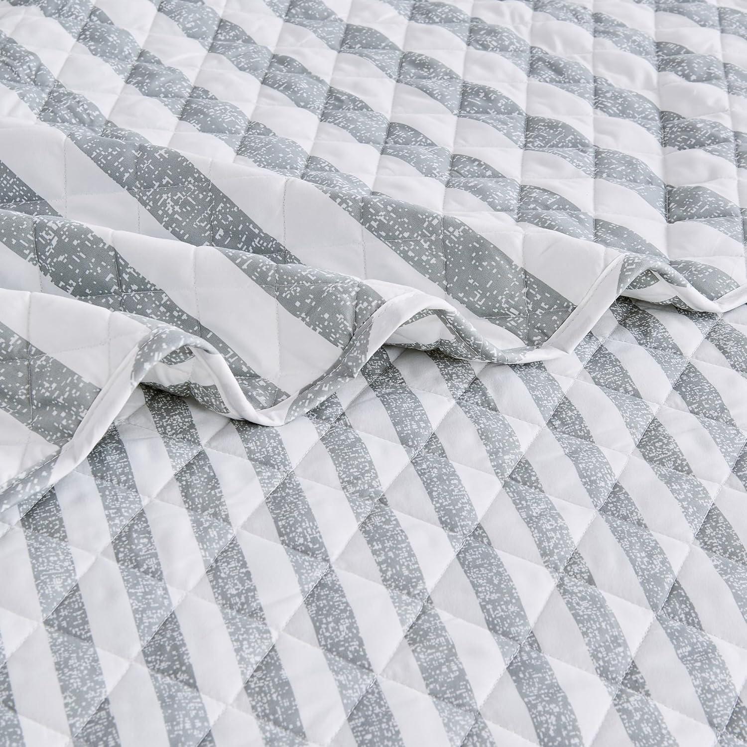 Market & Place Sofia No Striped Quilt Set