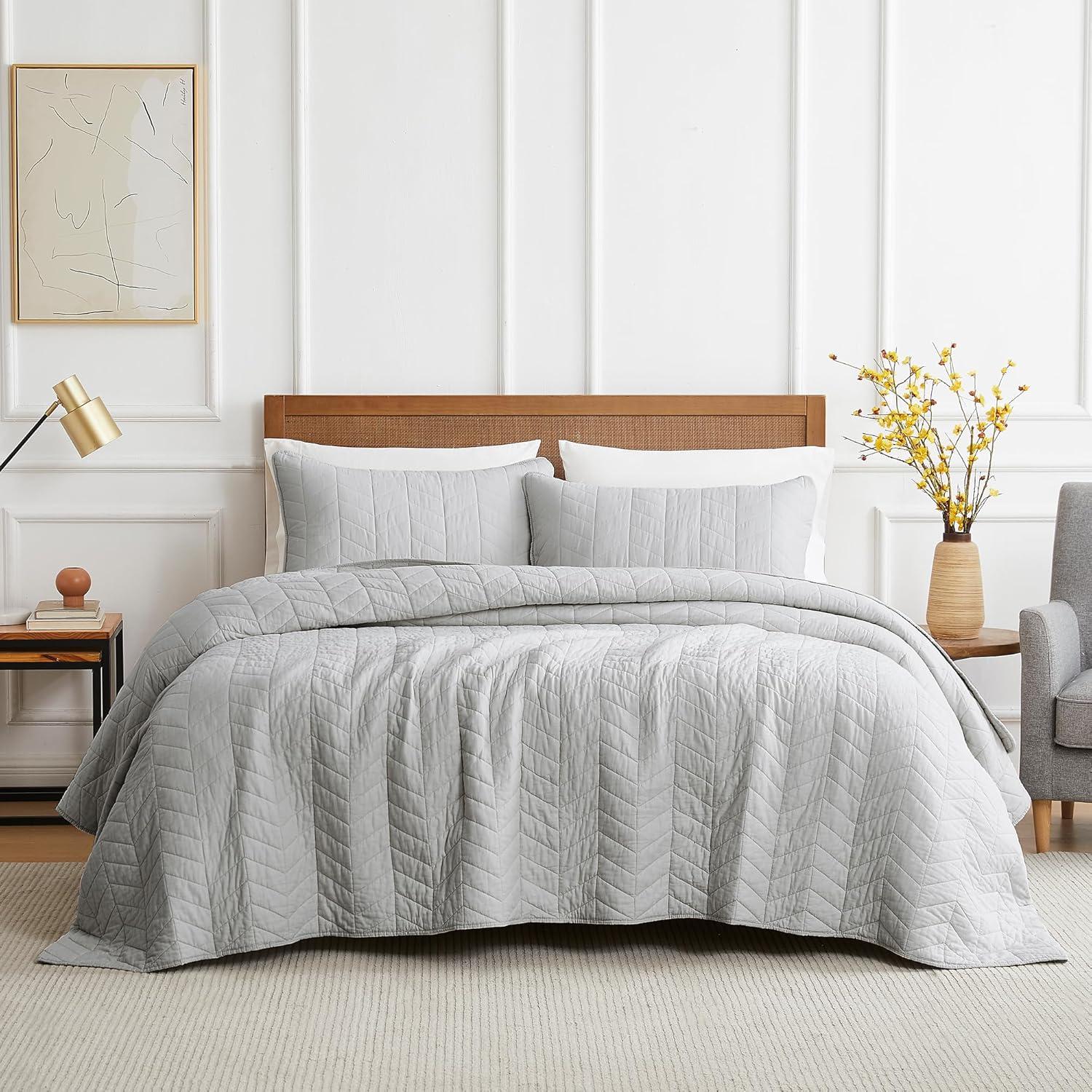 King Light Gray Reversible Microfiber Quilt Set