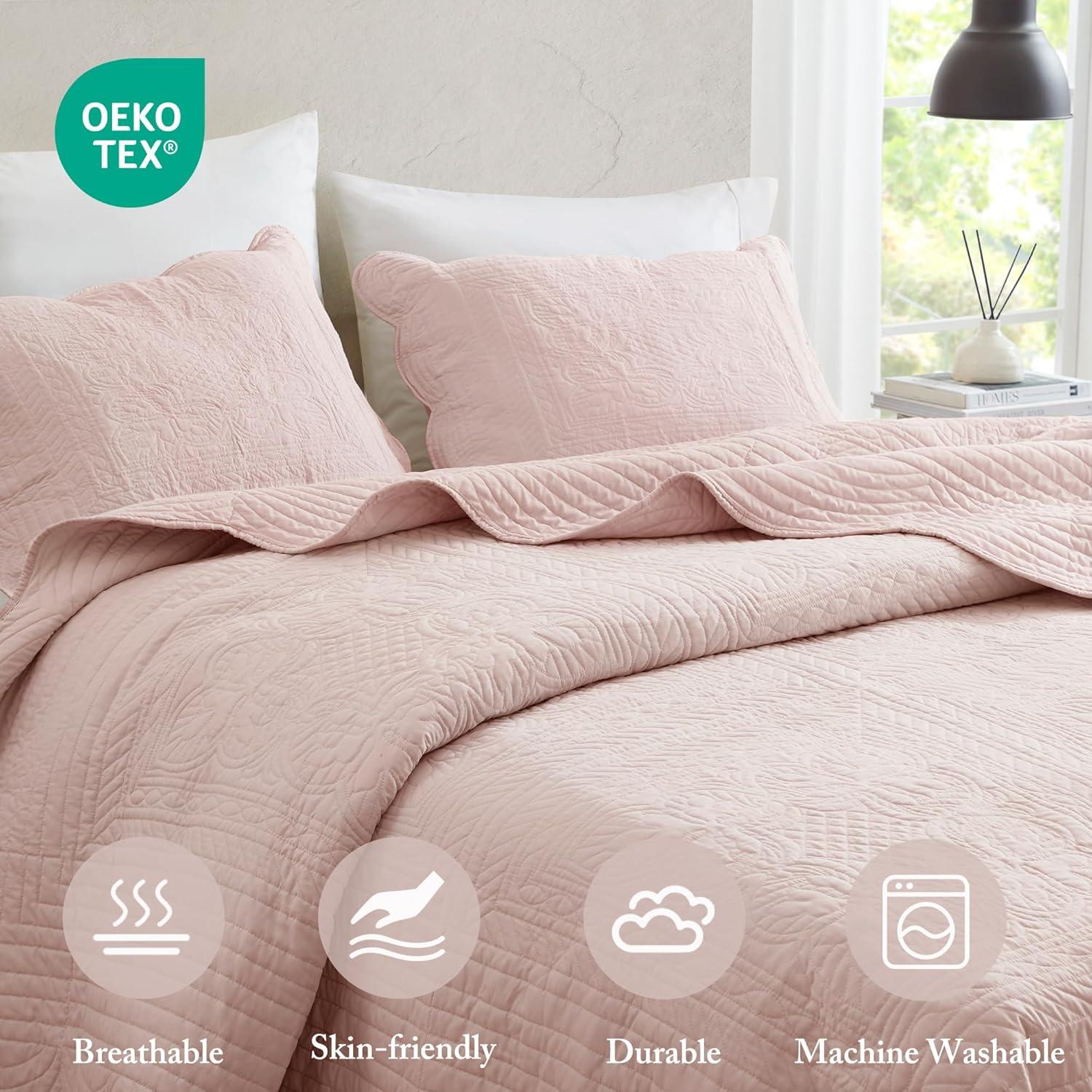 Tuscany Scalloped Edge Quilt Set