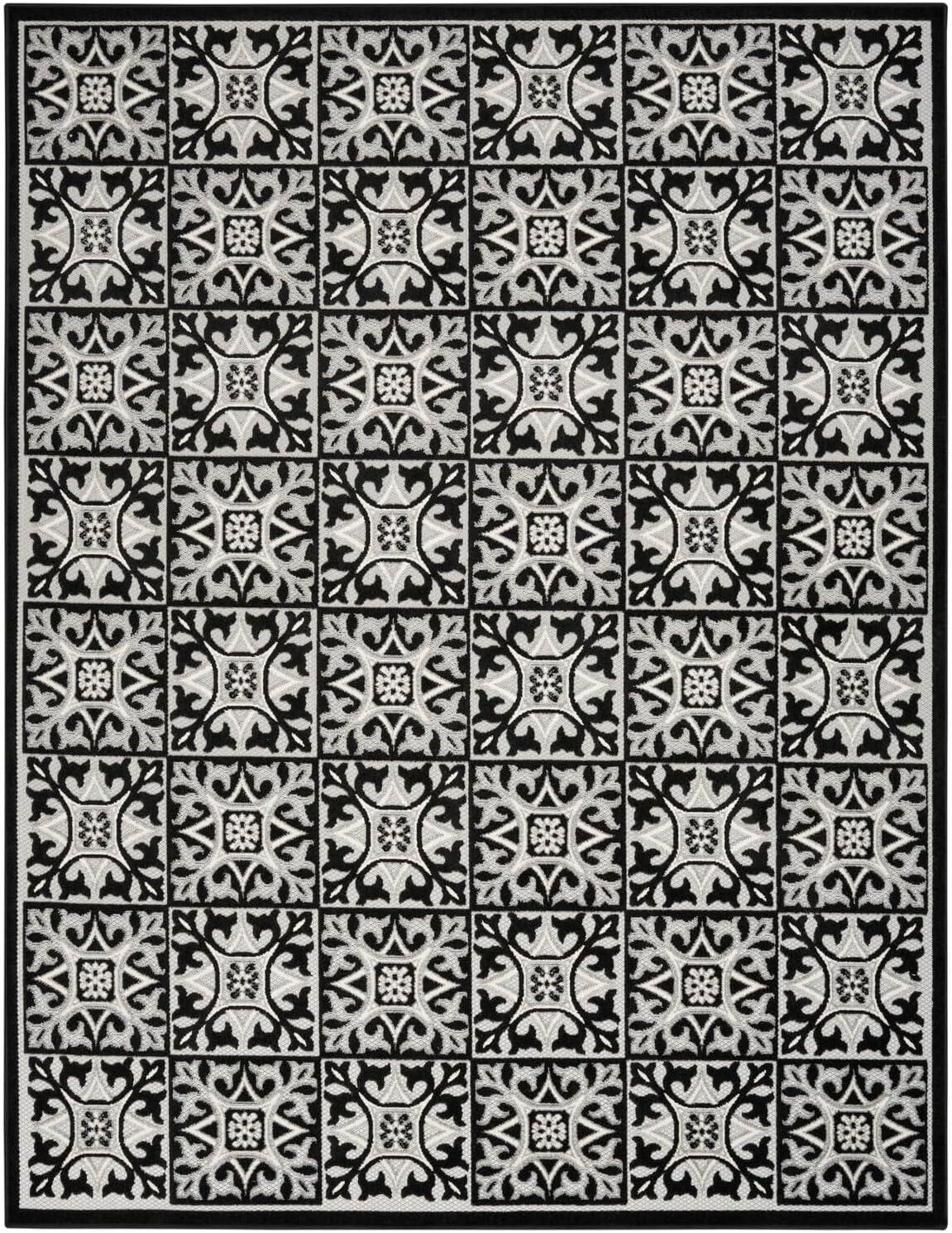 Black and White Geometric Synthetic 4' x 6' Washable Rug