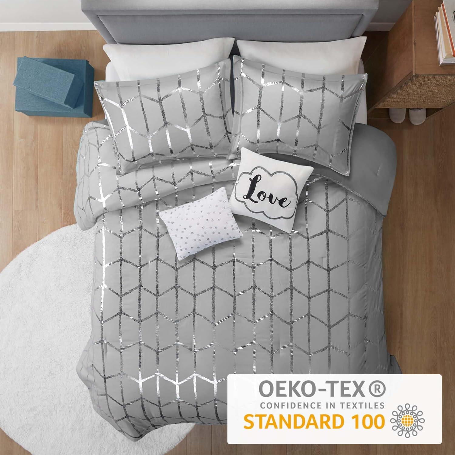 Intelligent Design Raina Metallic Printed Comforter Set