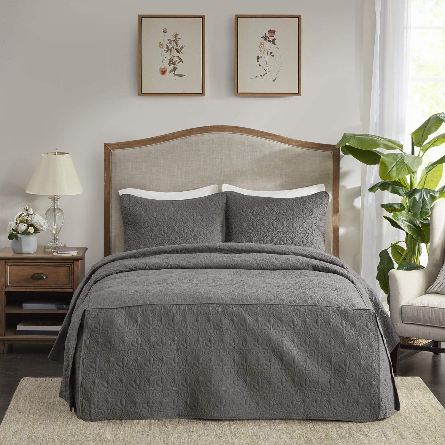 Madison Park Quebec 3 Piece Split Corner Pleated Quilted Bedspread