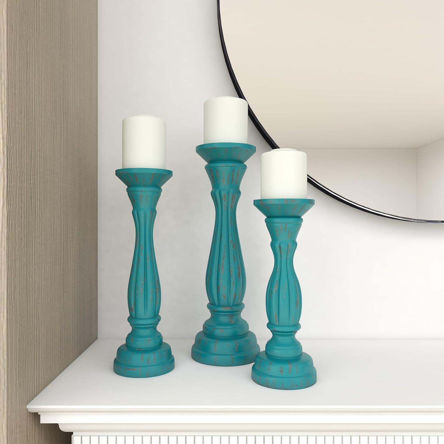 DecMode 3 Candle Green Wooden Distressed Turned Pillar Candle Holder, Set of 3