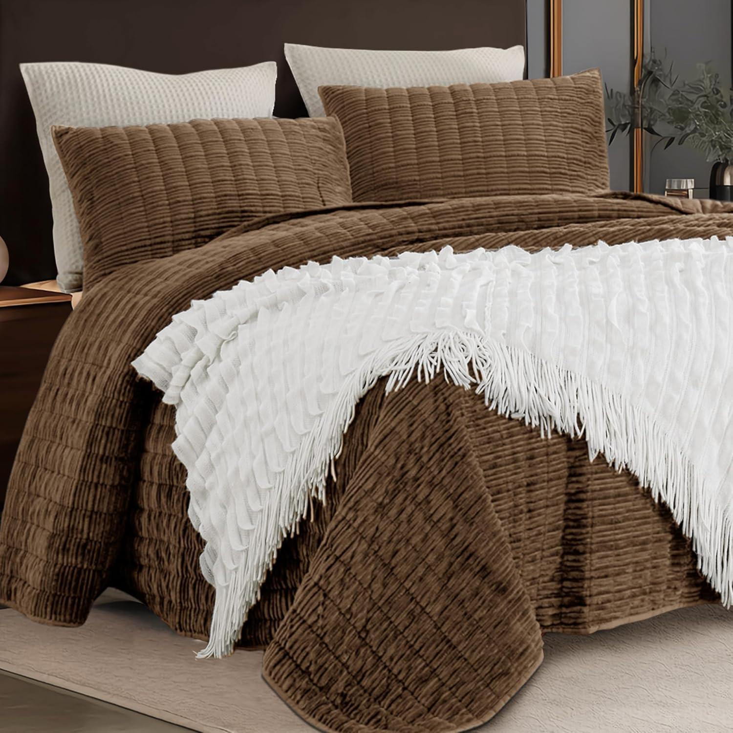 Wonderful Velvet Reversible 3 Piece Quilt Set