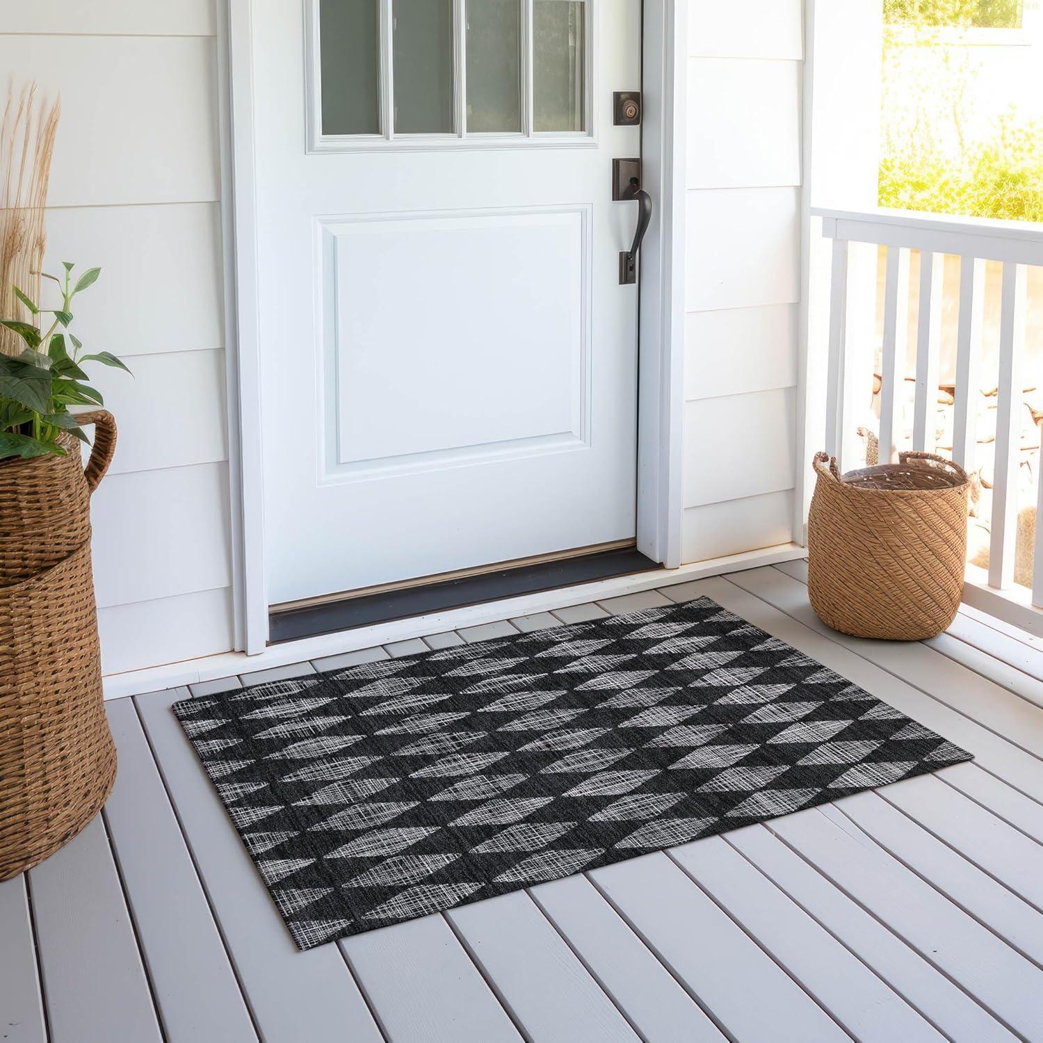 Charcoal Diamond Pattern Machine Washable Rug 1'8" x 2'6"