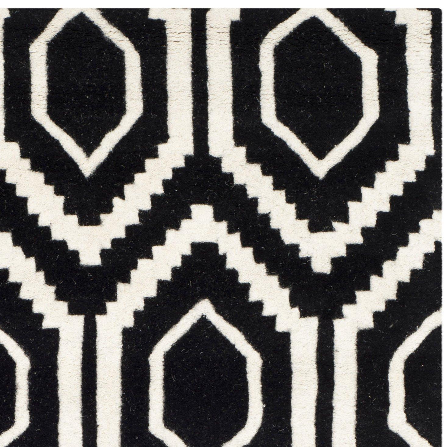 SAFAVIEH Chatham Graham Geometric Wool Area Rug, Black/Ivory, 4' x 6'