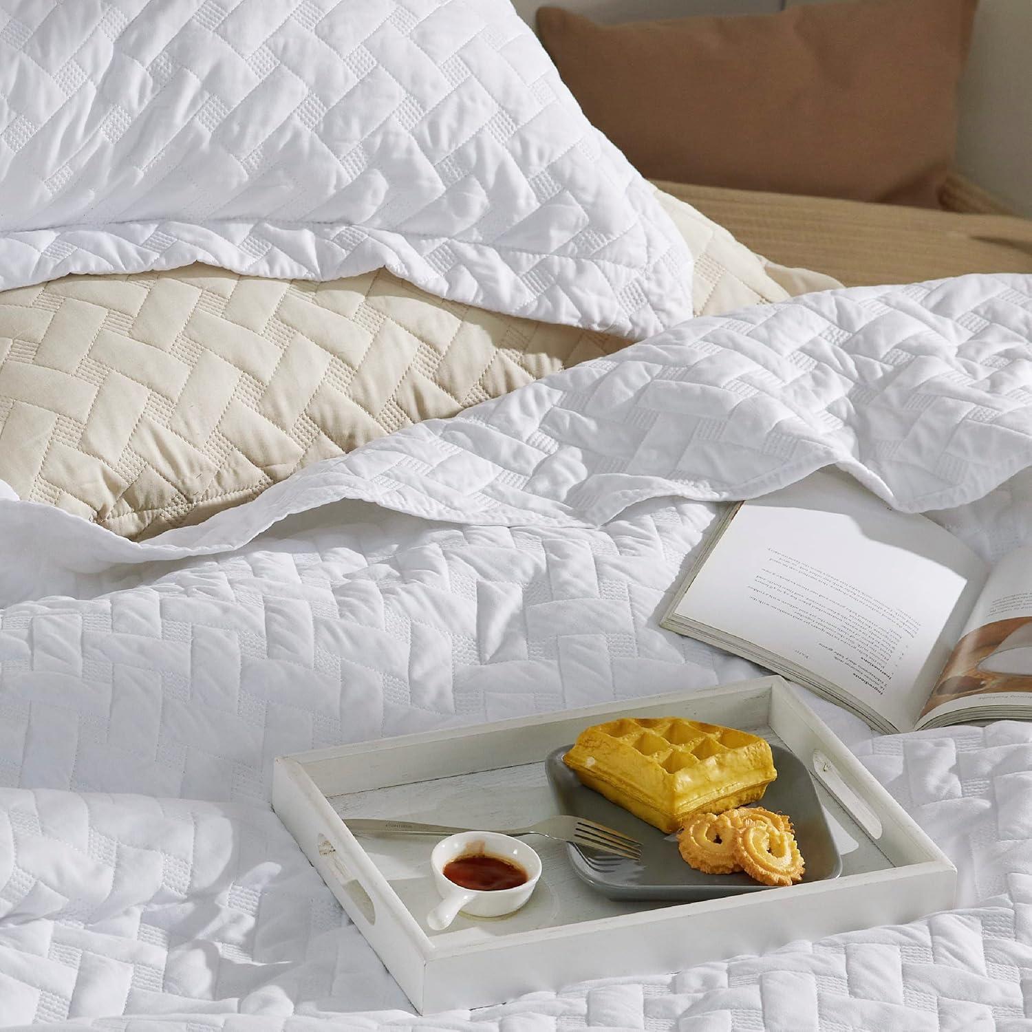 Lightweight Spring Quilt Set Oversized King Size White Bedding Set for All Seasons - Bedsure