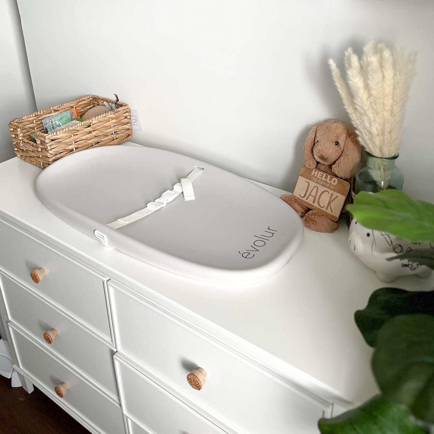 The DOM Family Evolur Eva Changing Pad