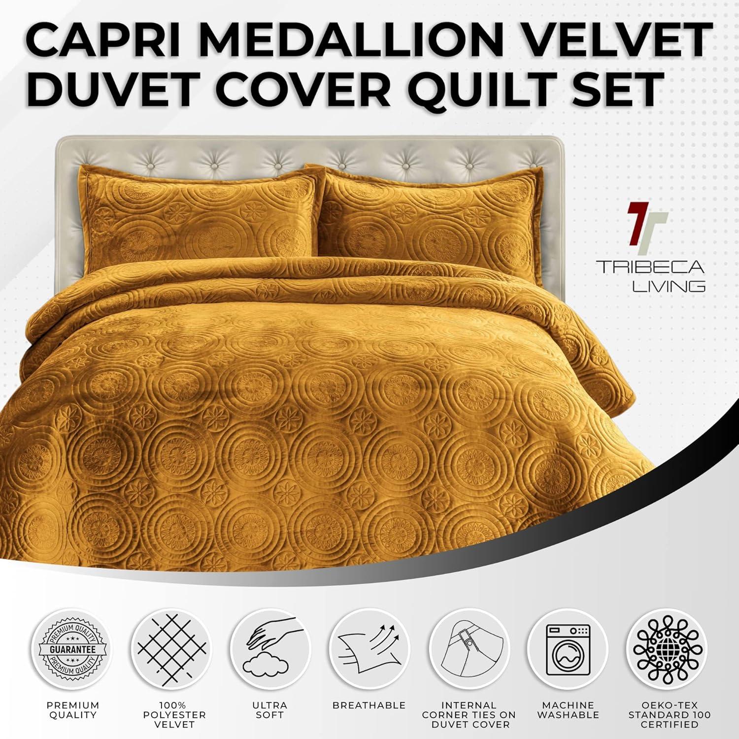 Elegant Medallion Queen Velvet Quilt Set in Gold