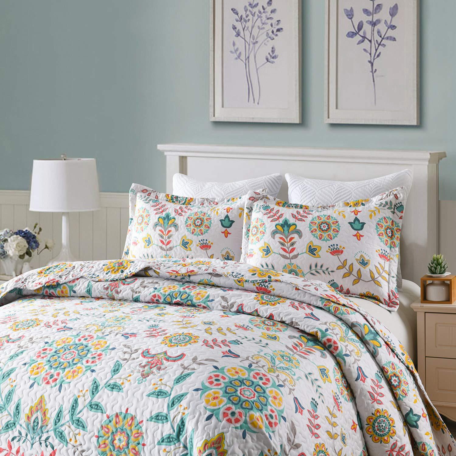 MarCielo Bohemian Floral Quilt Set