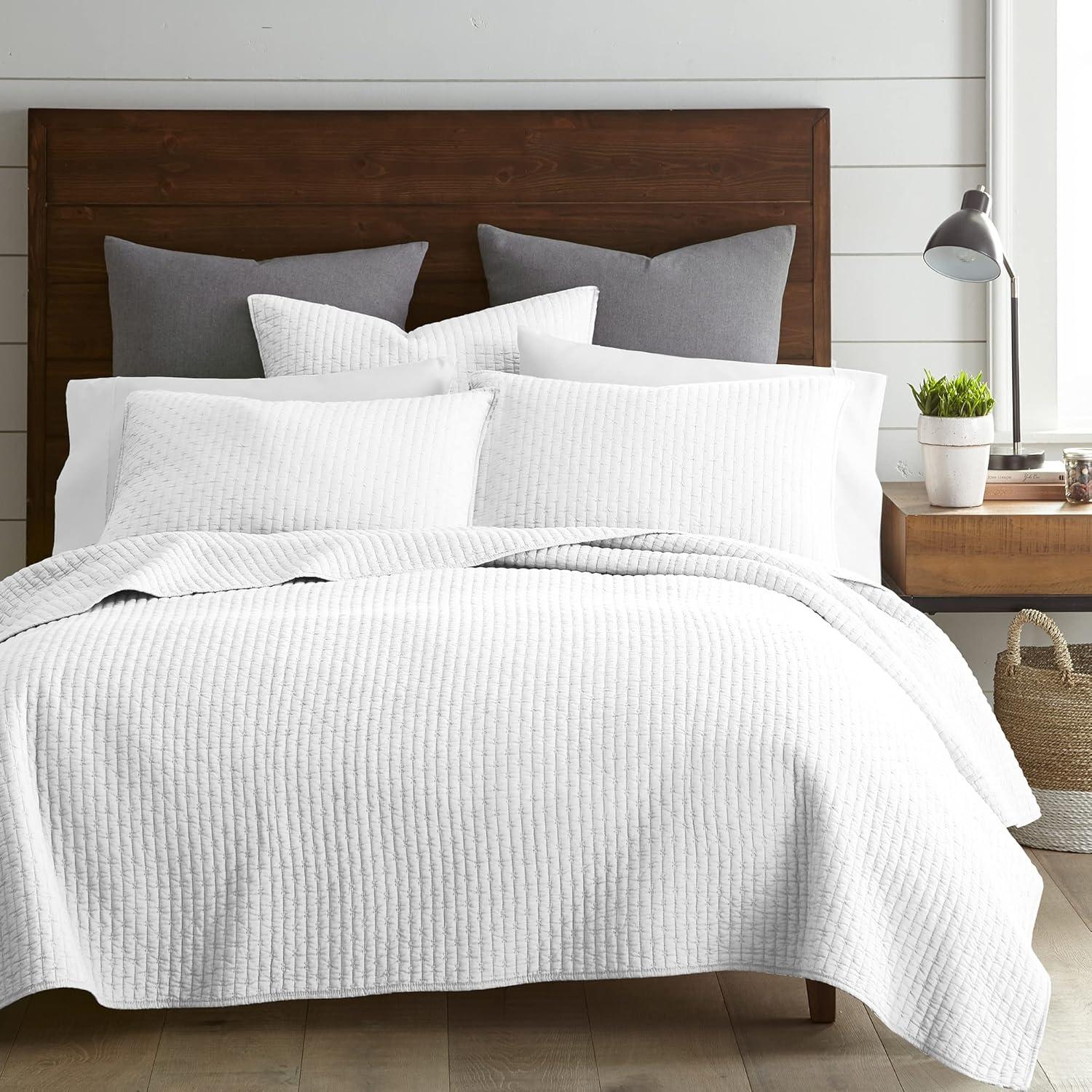 UNIVERSAL WINDOW SOLUTIONS Cross Stitch Bright Quilt Set - 100% Cotton -  King Quilt + 2 King Shams - Reversible - Cotton Fabric