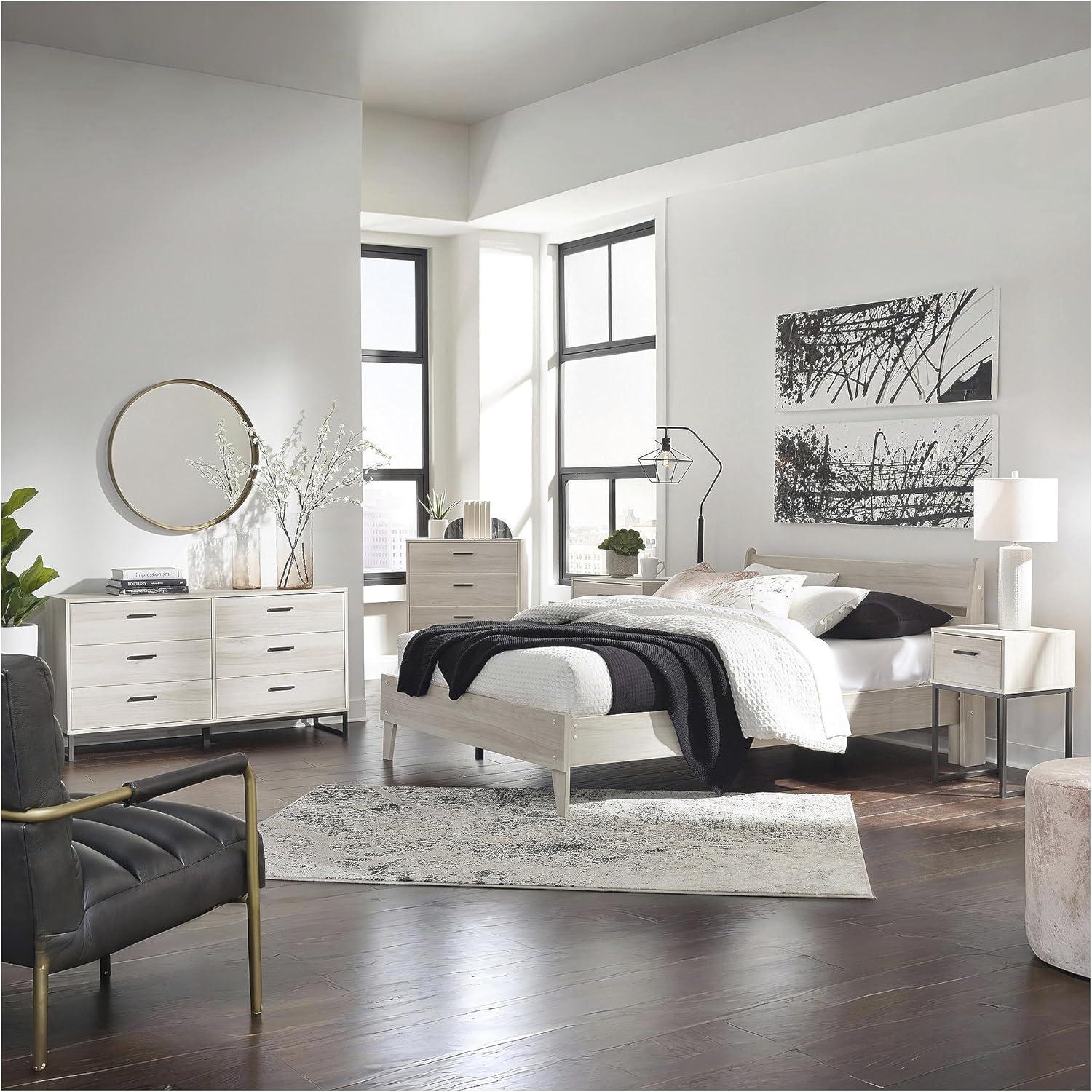 Signature Design by Ashley Contemporary Socalle 6 Drawer Dresser, Light Natural