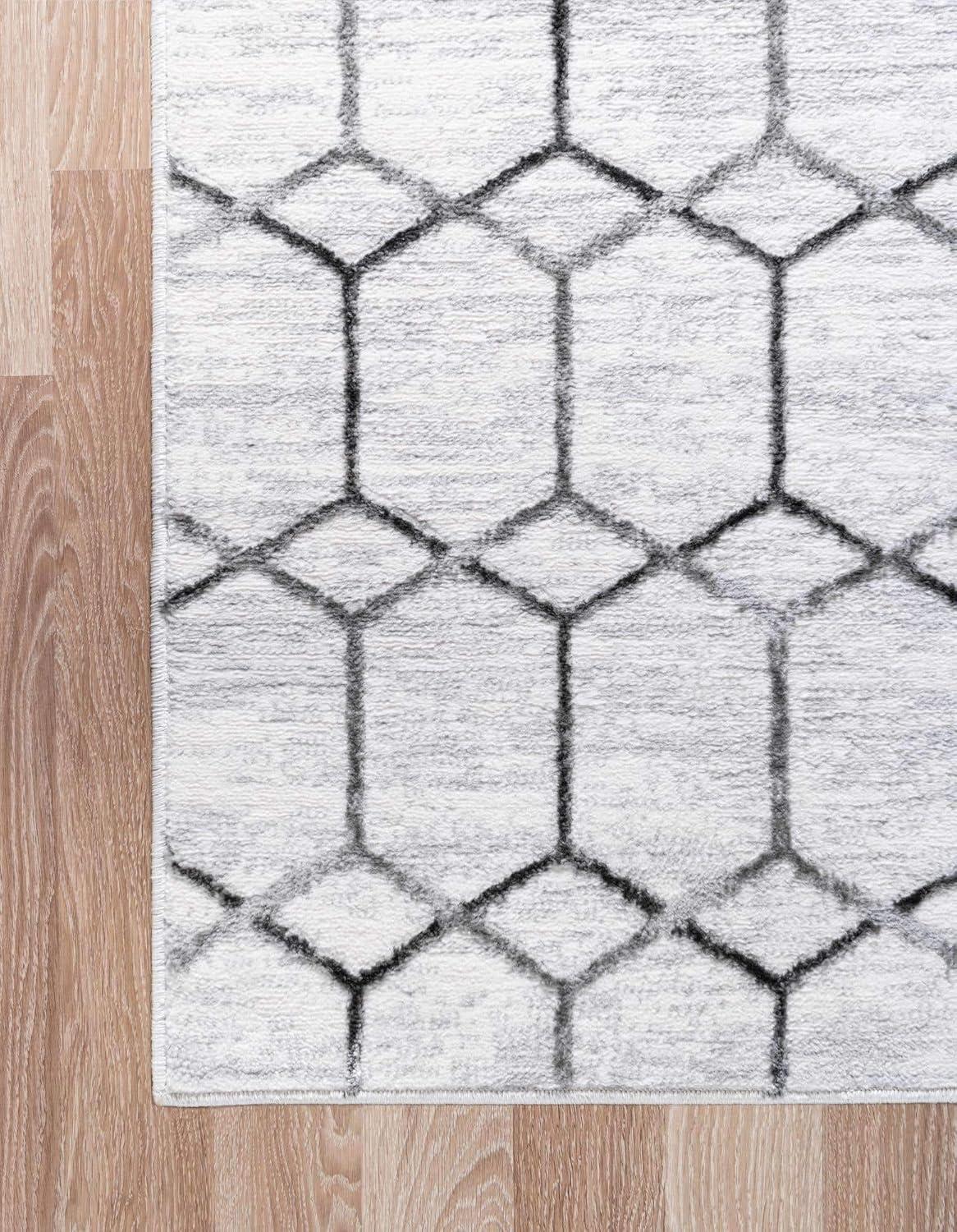 Unique Loom 7' 0 x 10' 0 White Matrix Trellis Tile Area Rug