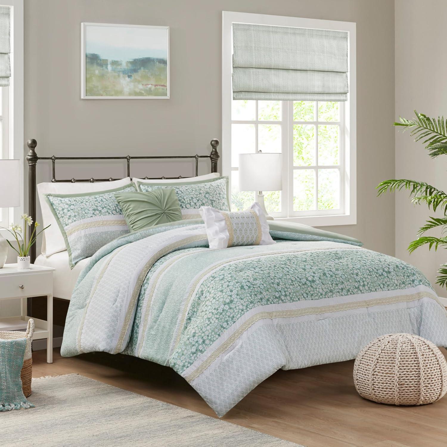 5 Piece Seersucker Comforter Set with Throw Pillows