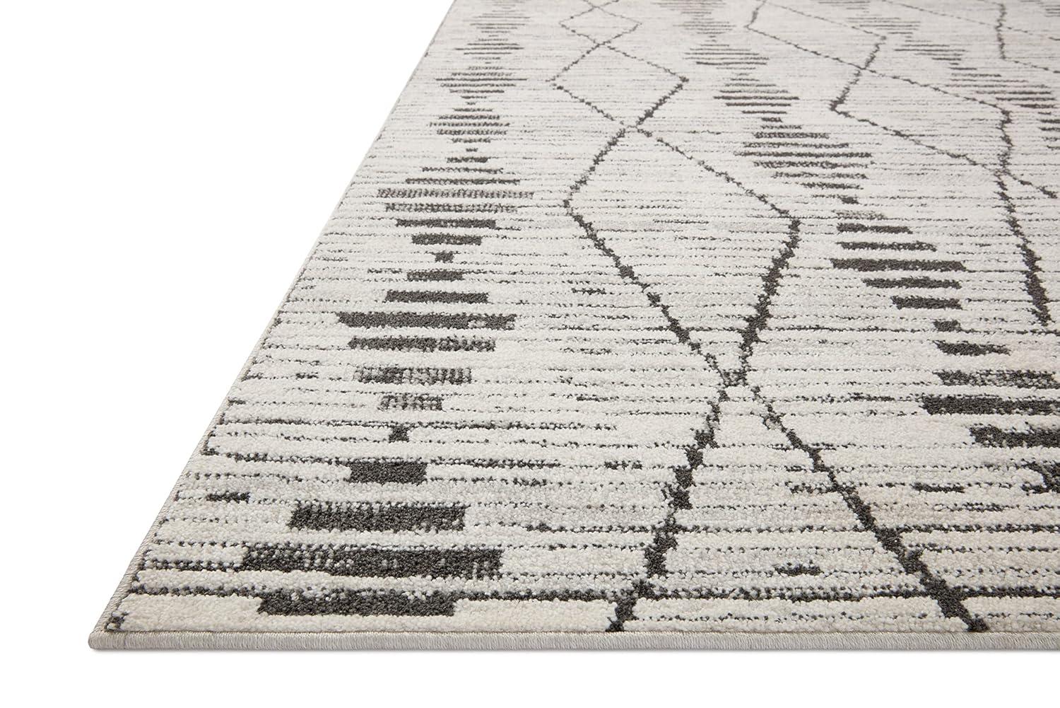 Gray Diamond 4' x 6' Wool and Synthetic Area Rug