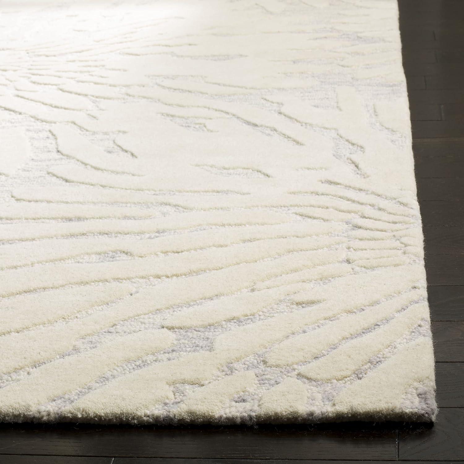 Bella BEL129 Hand Tufted Area Rug - Silver/Ivory - 6'x9' - Safavieh.
