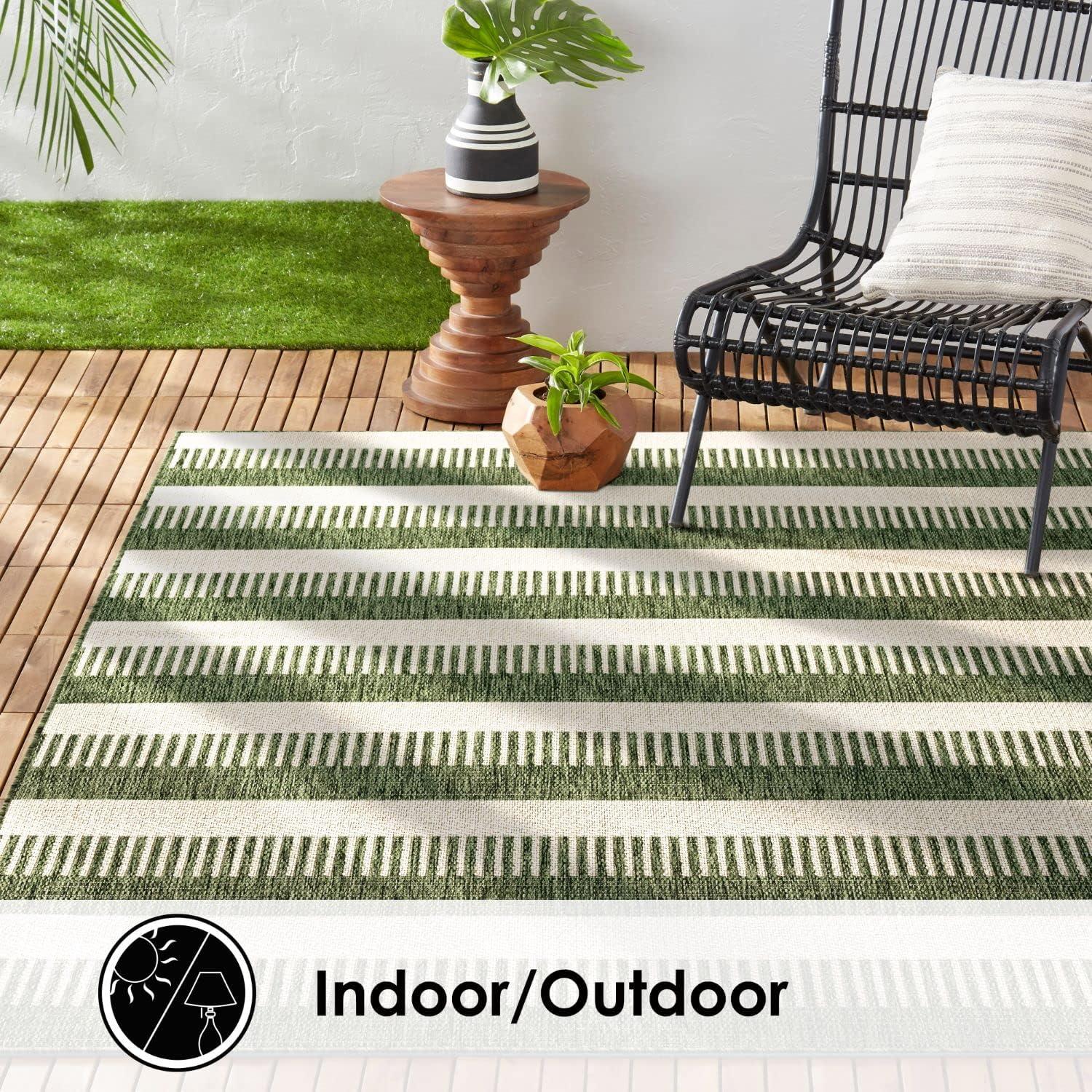 Nicole Miller Striped Light Green/Ivory Indoor / Outdoor Area Rug