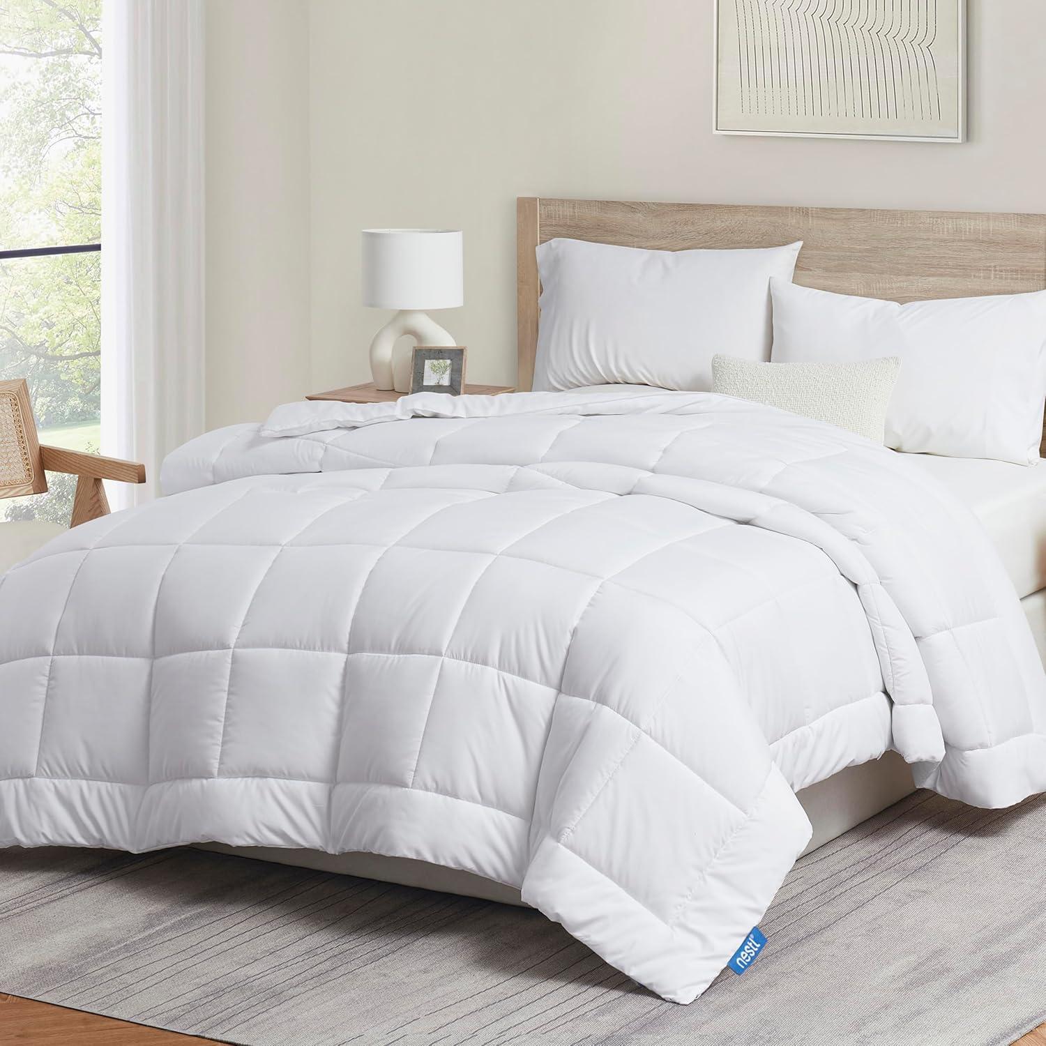 White Queen Microfiber All-Season Duvet Insert