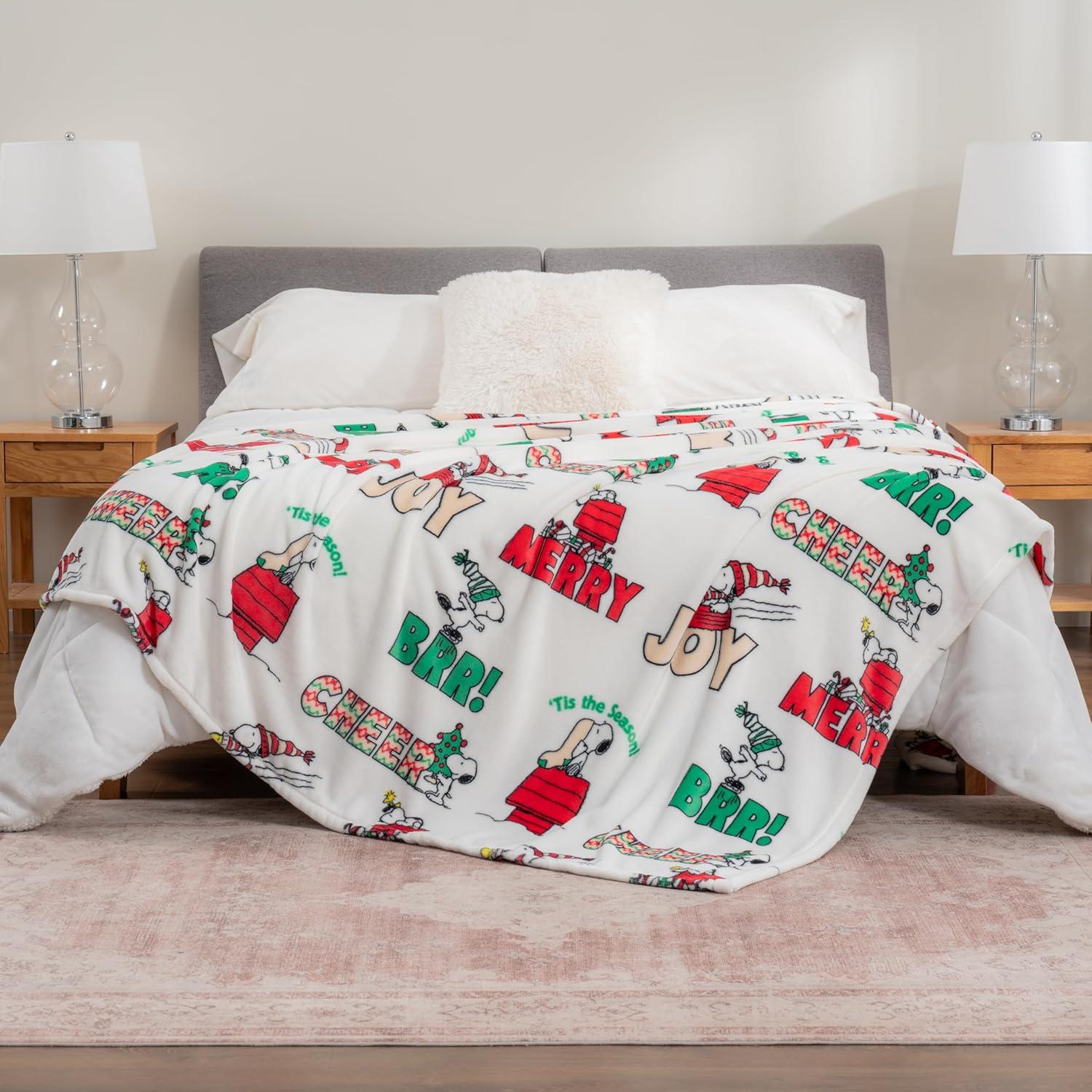 Berkshire Blanket Peanuts® VelvetLoft® Cute Character Snoopy Plush Blanket,Christmas Snowy Scene,Twin 60 in x 90 in (Official Peanuts® Product)