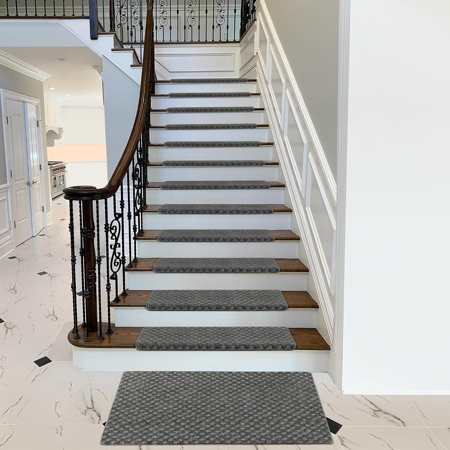 Gray Diamond Trellis Non-Slip Carpet Stair Treads Set