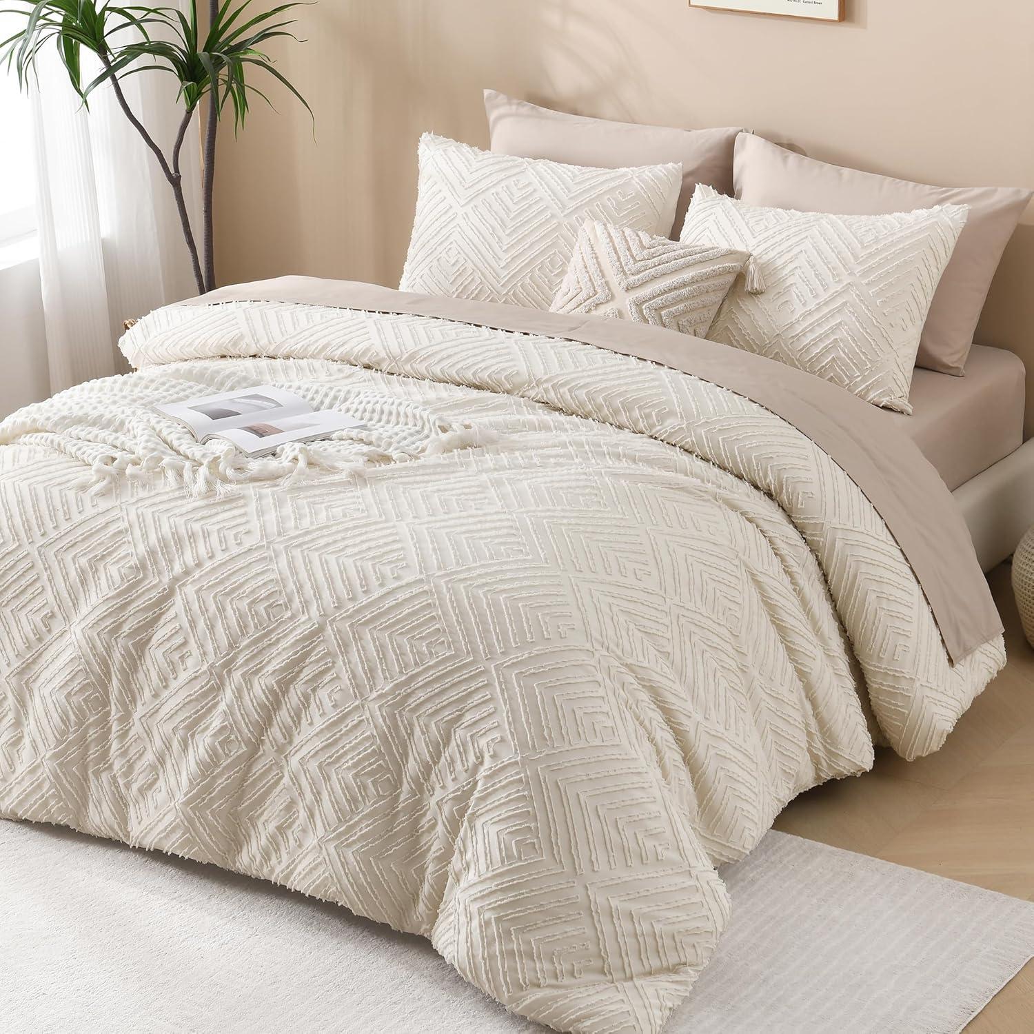 Andency Beige Boho Full Size Comforter Set, 3 Pieces Chevron Tufted Farmhouse Lightweight and Fluffy Bedding Set, All Season Bed Set (79x90In Comforter and 2 Pillow Shams)